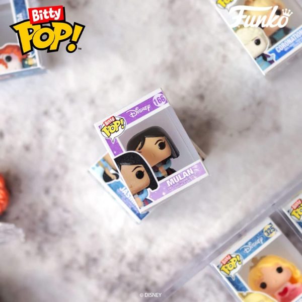 Funko Bitty Pop Disney Princesses - Cinderella. Snow White. Aurora and A Surprise Mystery Mini Figure - 0.9 Inch (2.2 Cm) Collectable - Stackable Display Shelf Included - Gift Idea