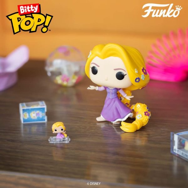 Funko Bitty Pop Disney Princesses - Cinderella. Snow White. Aurora and A Surprise Mystery Mini Figure - 0.9 Inch (2.2 Cm) Collectable - Stackable Display Shelf Included - Gift Idea